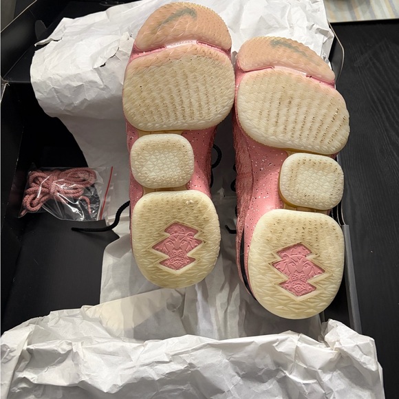 LeBron All Star 15 - Picture 4 of 4